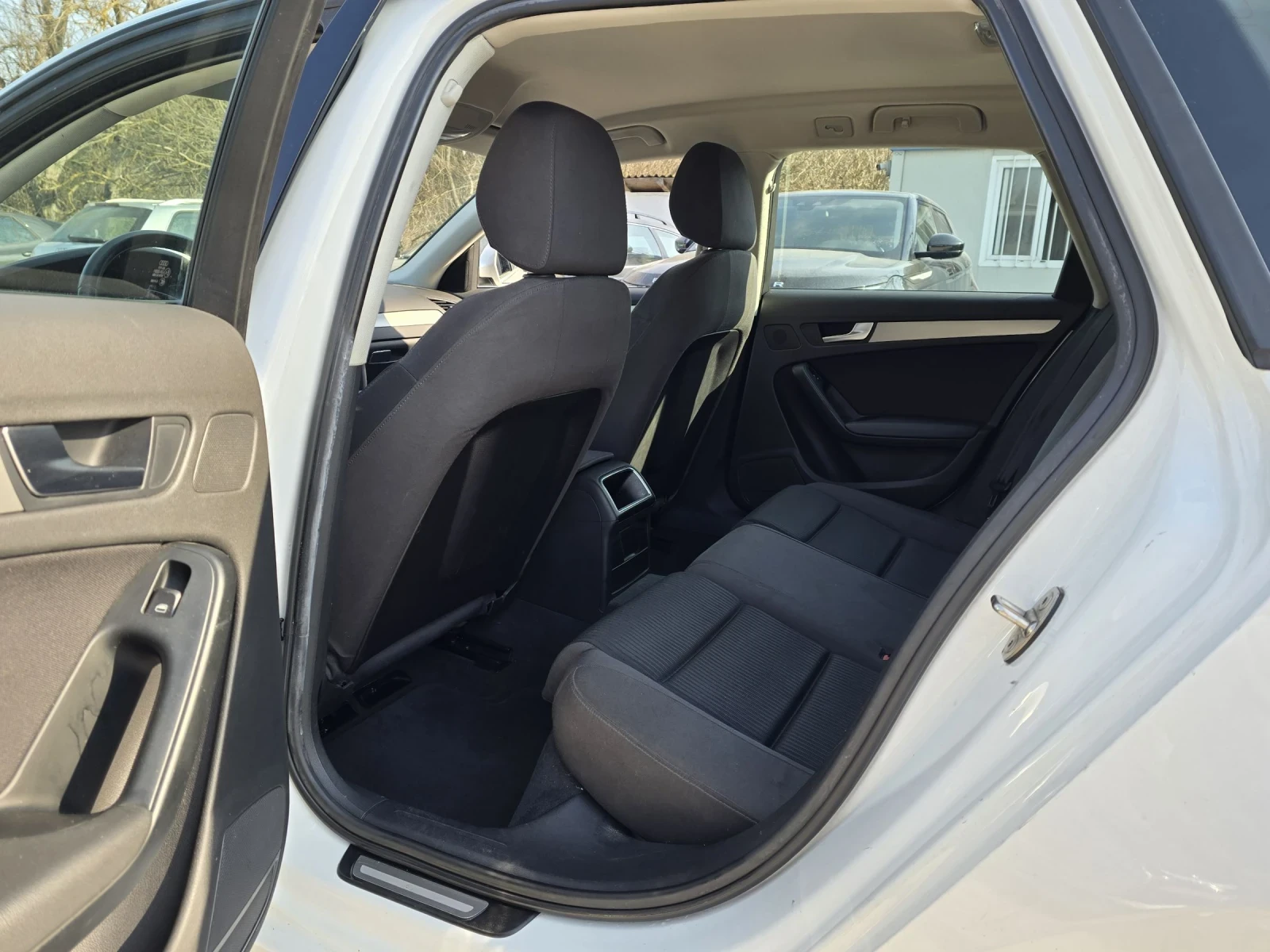 Audi A4 2.0TDI 143к.с 6 скорости, снимка 11 - Автомобили и джипове - 53724063