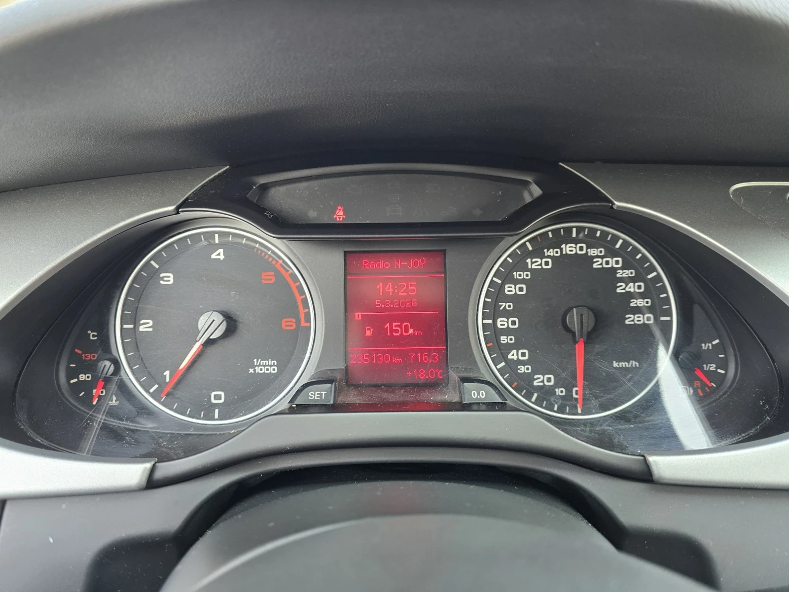 Audi A4 2.0TDI 143к.с 6 скорости, снимка 16 - Автомобили и джипове - 53724063