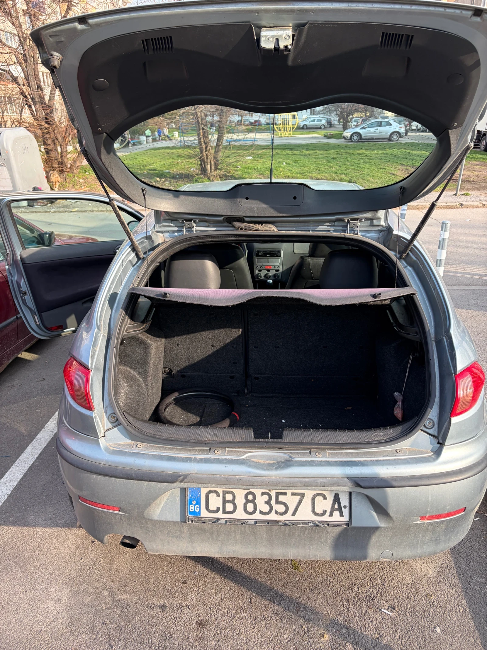 Alfa Romeo 147 1.9 JTD, снимка 10 - Автомобили и джипове - 53759339