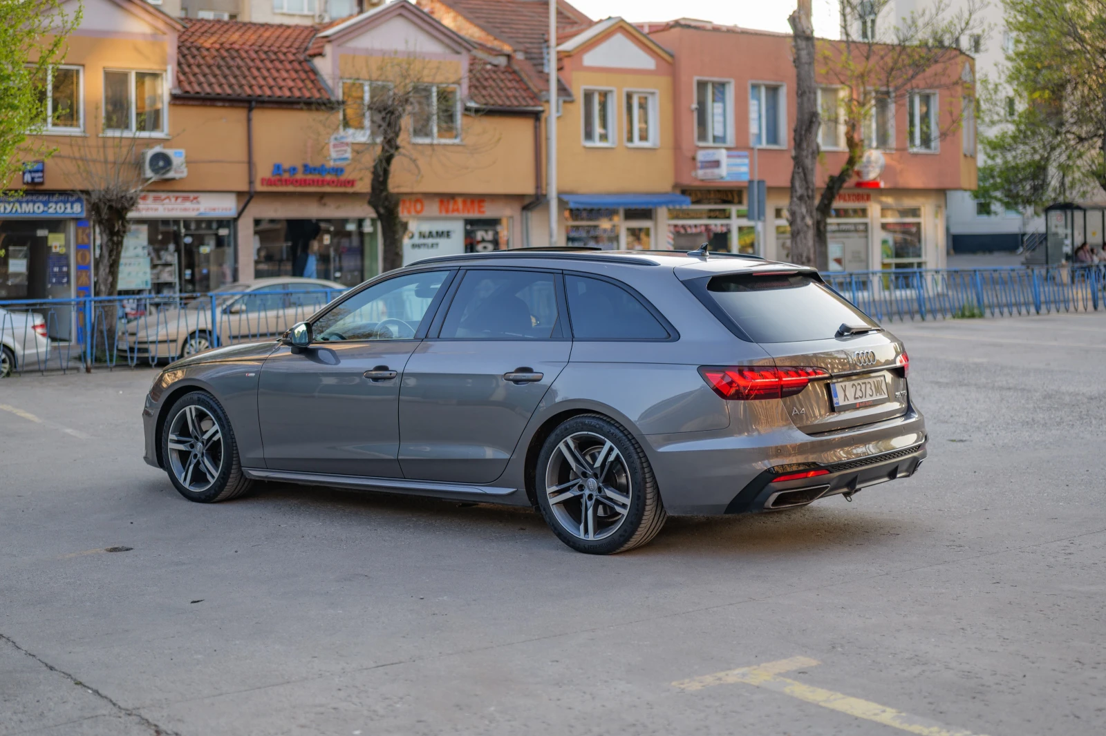 Audi A4 S-Line MATRIX PANO VIRTUAL AMBIENT, снимка 4 - Автомобили и джипове - 54063945