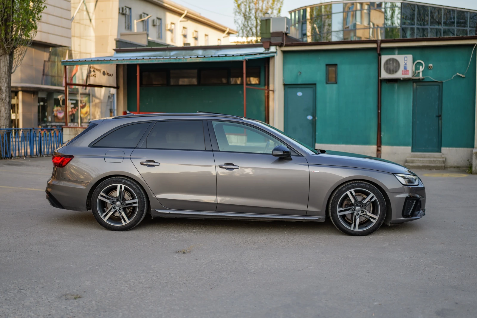 Audi A4 S-Line MATRIX PANO VIRTUAL AMBIENT, снимка 7 - Автомобили и джипове - 54063945