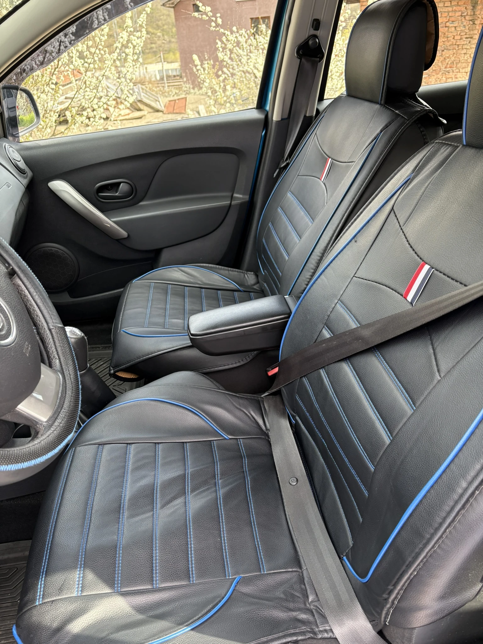 Dacia Sandero 1.5dci 90к.с., снимка 11 - Автомобили и джипове - 54175016