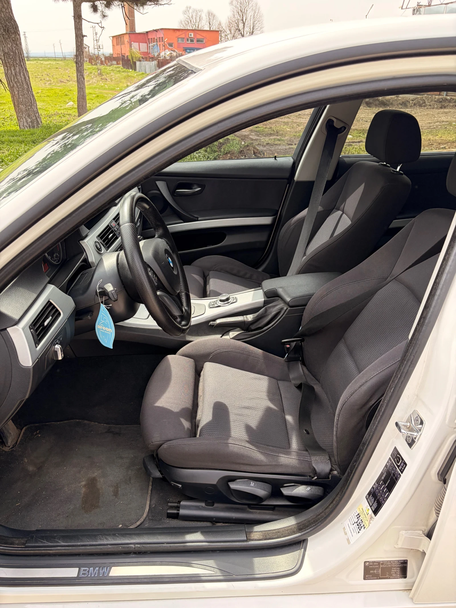 BMW 320, снимка 8 - Автомобили и джипове - 54179073