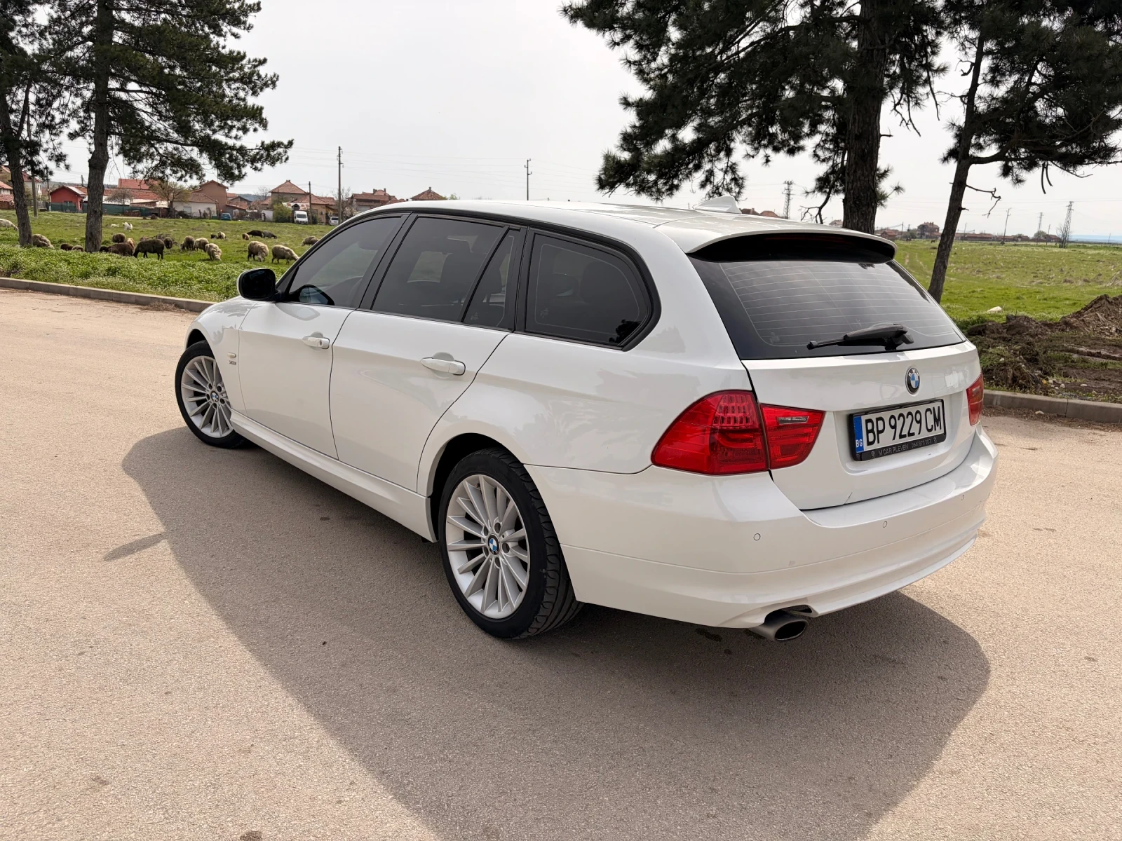BMW 320, снимка 5 - Автомобили и джипове - 54179073