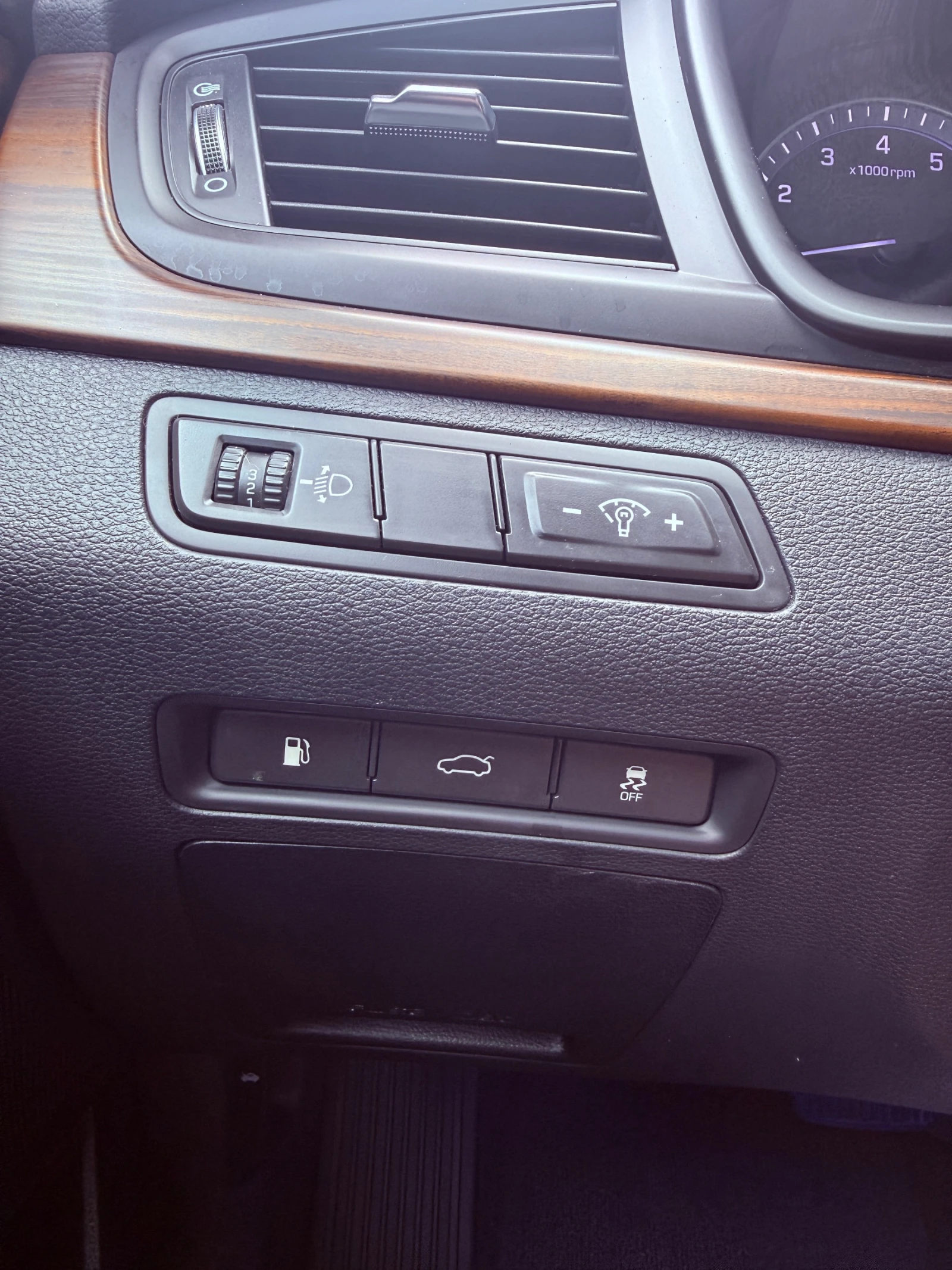 Hyundai Sonata Exclusive Plus, снимка 12 - Автомобили и джипове - 55400053