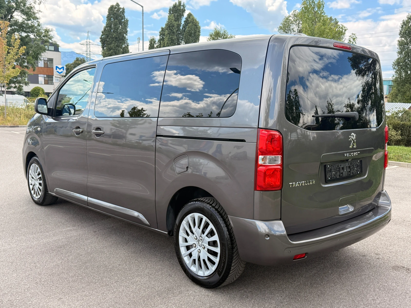 Peugeot Traveler 2.0 HDI* CARPLAY* КАМЕРА* FACELIFT* , снимка 6 - Автомобили и джипове - 55430536