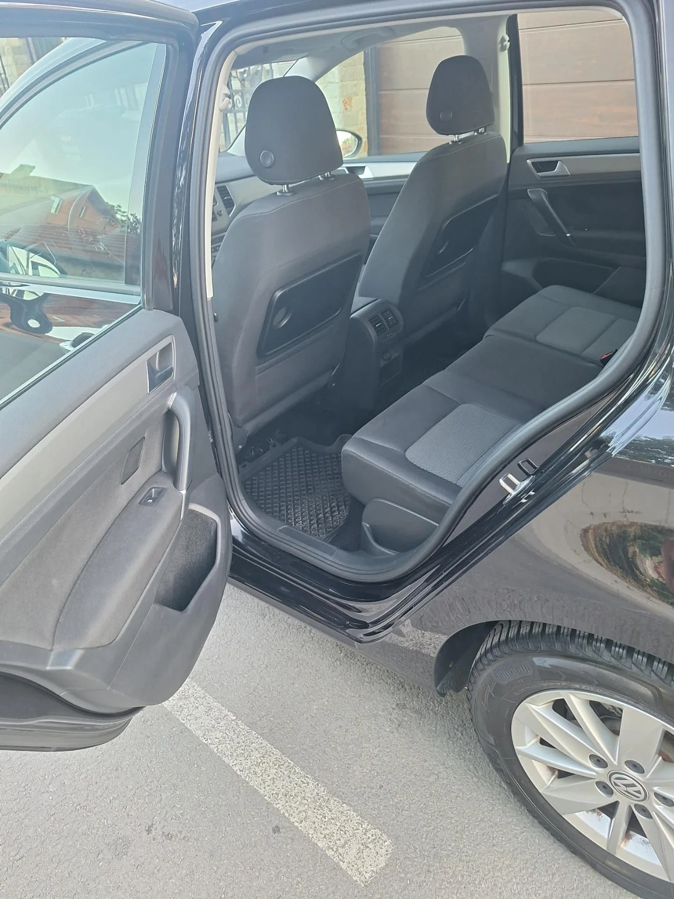 VW Golf Sportsvan 1.6 tdi, снимка 12 - Автомобили и джипове - 55707096