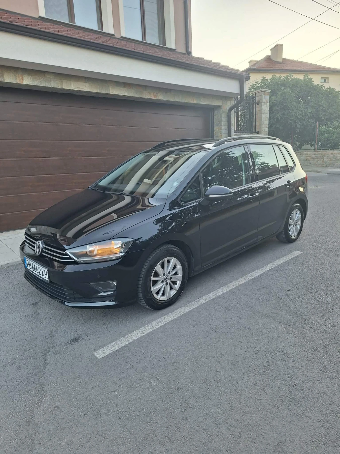 VW Golf Sportsvan 1.6 tdi, снимка 9 - Автомобили и джипове - 55707096