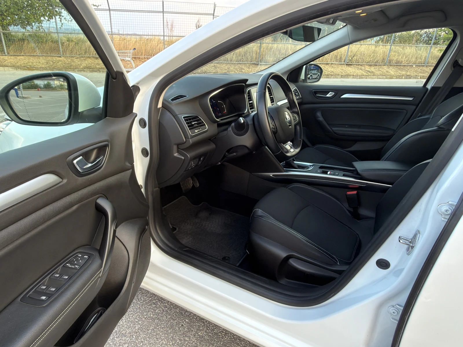 Renault Megane INTENCE, снимка 7 - Автомобили и джипове - 55777103