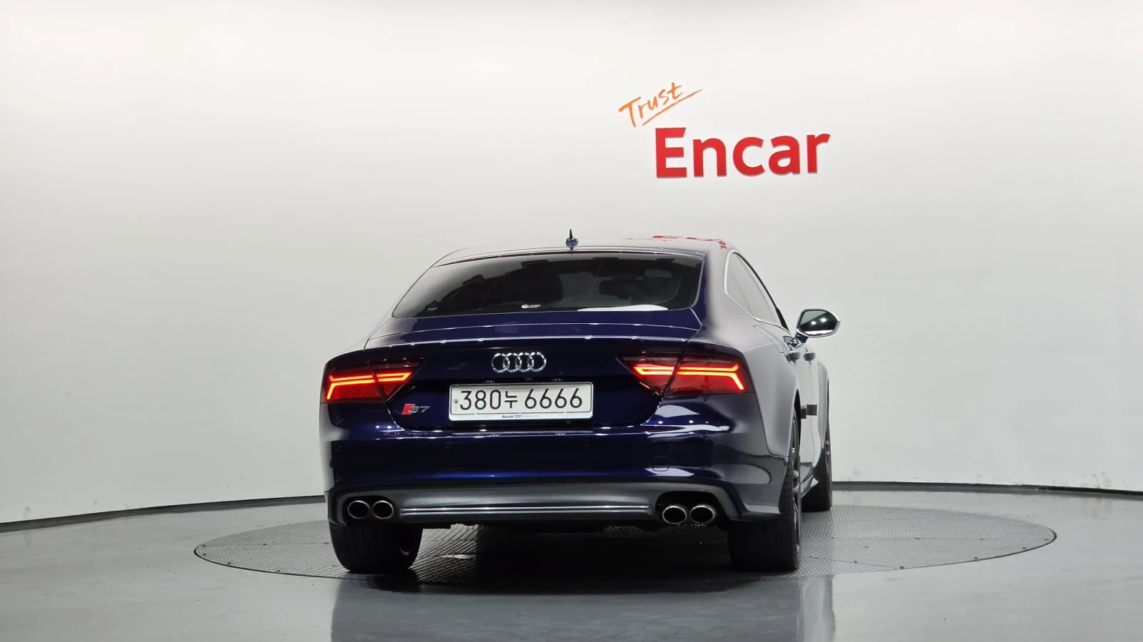 Audi S7 4.0* LED* B&O* HUD* ПОДГРЕВ* ШИБИДАХ* DIS* КРАЙНА , снимка 4 - Автомобили и джипове - 56059691
