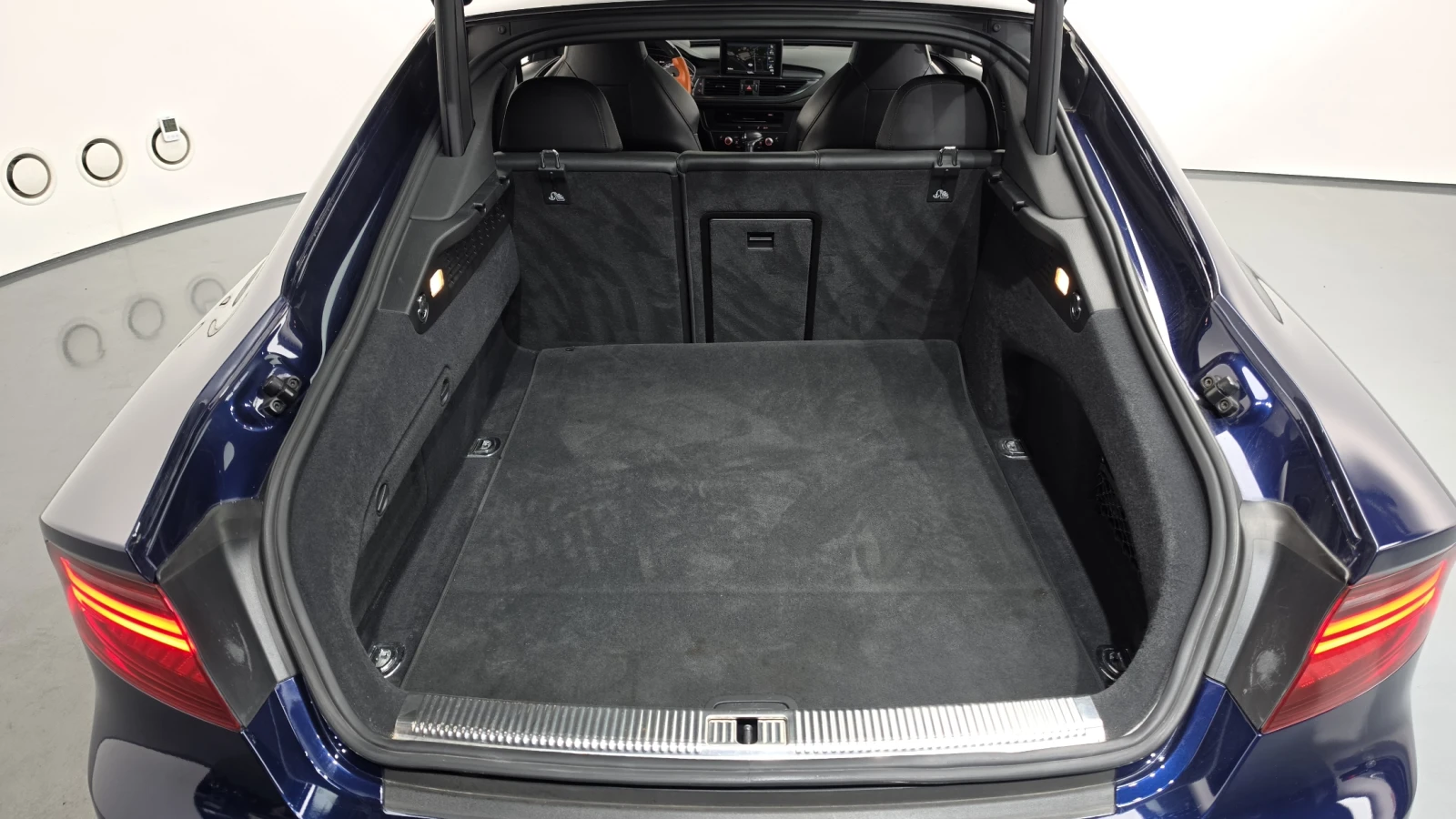 Audi S7 4.0* LED* B&O* HUD* ПОДГРЕВ* ШИБИДАХ* DIS* КРАЙНА , снимка 17 - Автомобили и джипове - 56059691