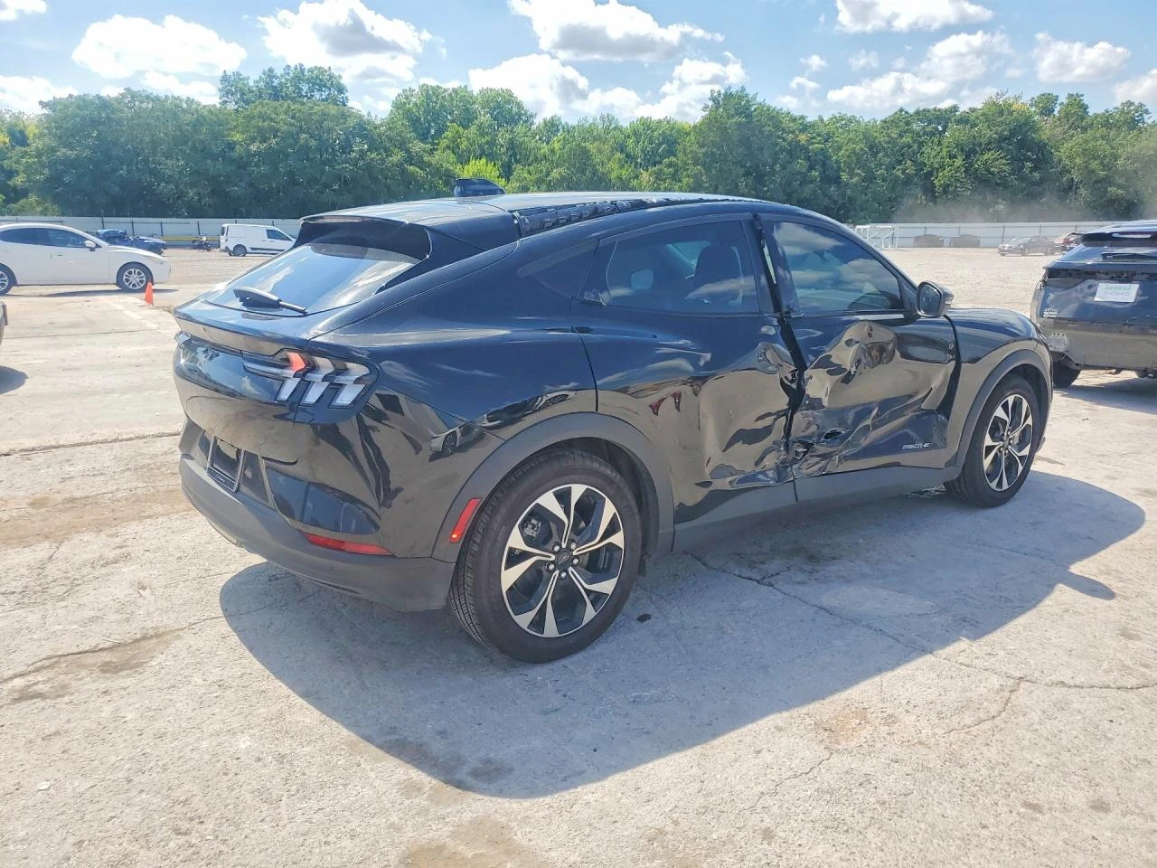 Ford Mustang Mach-E Select RWD, снимка 3 - Автомобили и джипове - 56507694