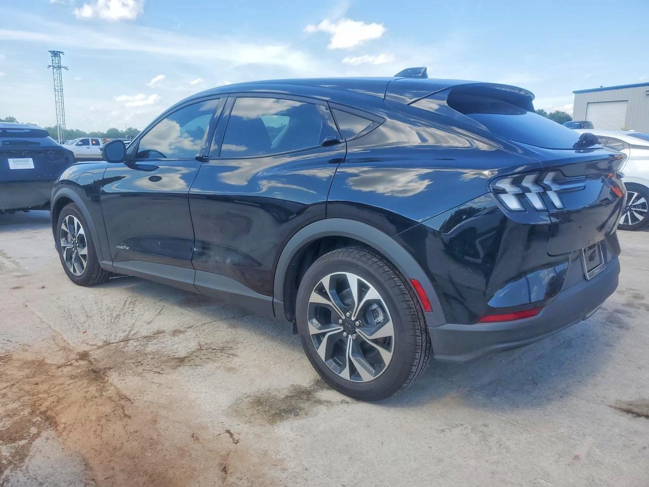 Ford Mustang Mach-E Select RWD, снимка 2 - Автомобили и джипове - 56507694