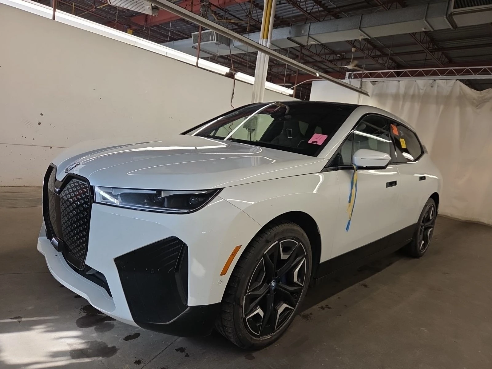 BMW iX XDRIVE40 Автокредит Цена до България