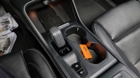 Volvo XC40 2021* B4* MOMENTUM* LED* DIS* PANO* КРАЙНА ЦЕНА, снимка 11