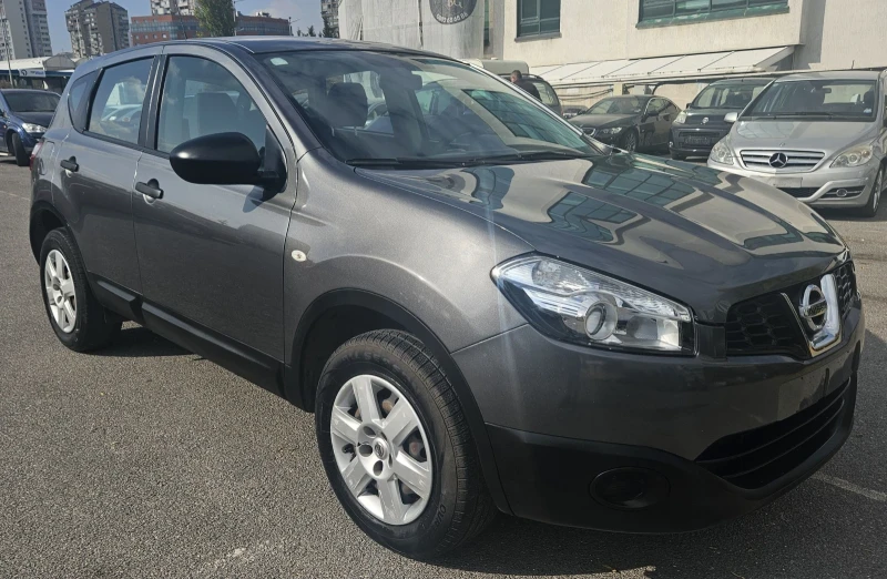 Nissan Qashqai Facelift 1, 5dci, снимка 2 - Автомобили и джипове - 47780087