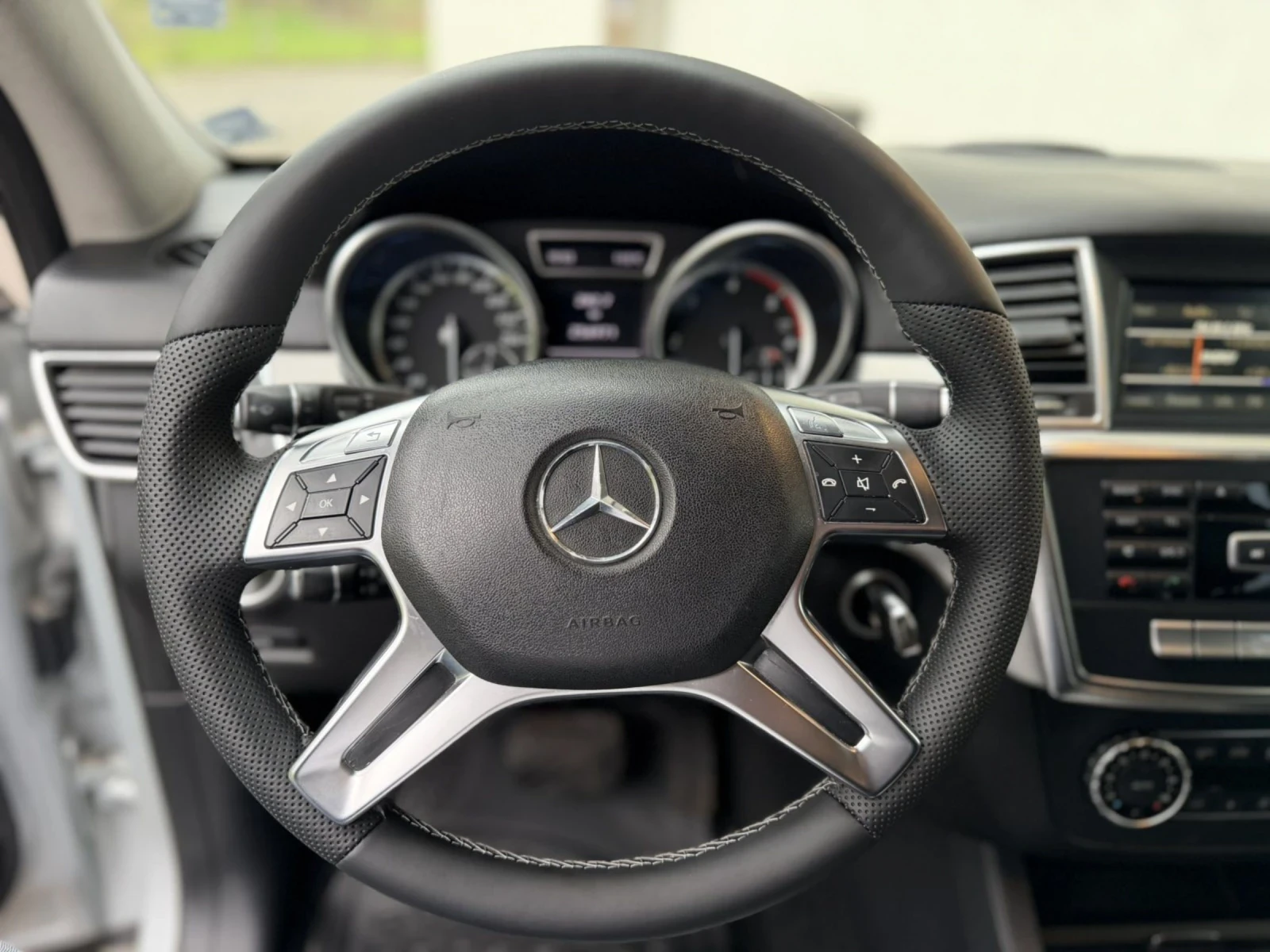 Mercedes-Benz ML 250 CDI, снимка 14 - Автомобили и джипове - 54269112