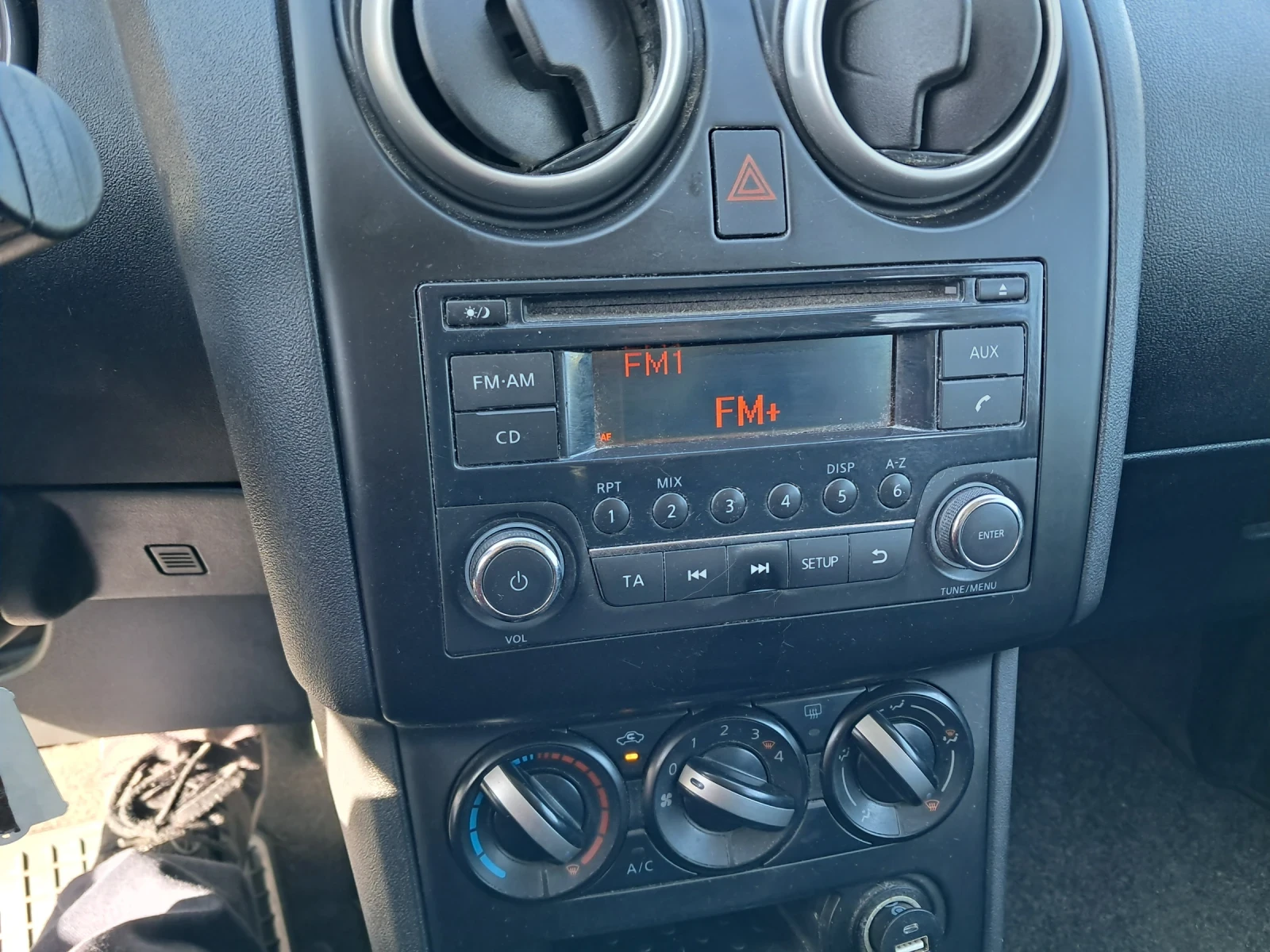 Nissan Qashqai 1.6 116 ks бензин газ, снимка 15 - Автомобили и джипове - 54489063