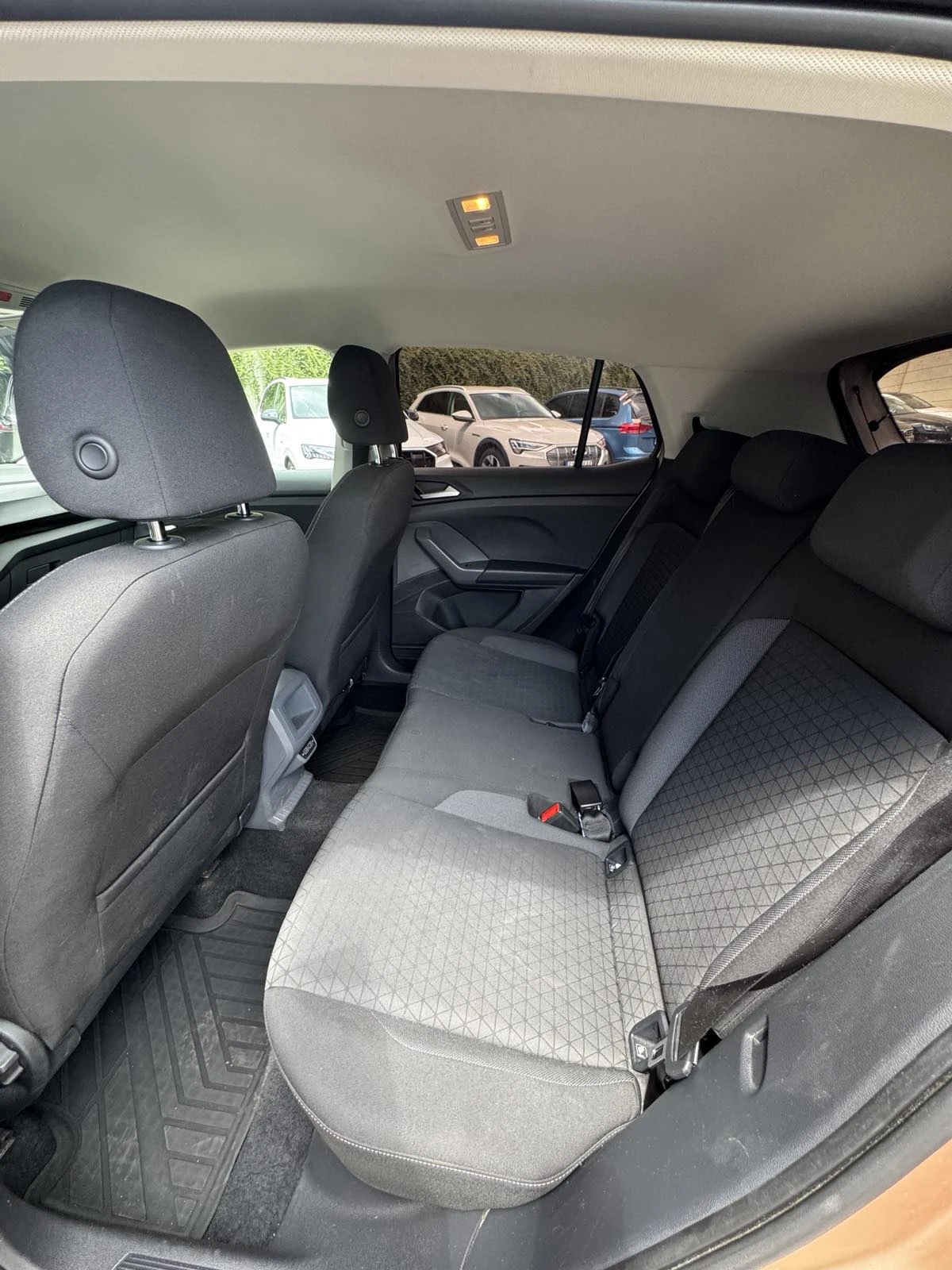 VW T-Cross, снимка 9 - Автомобили и джипове - 55012354