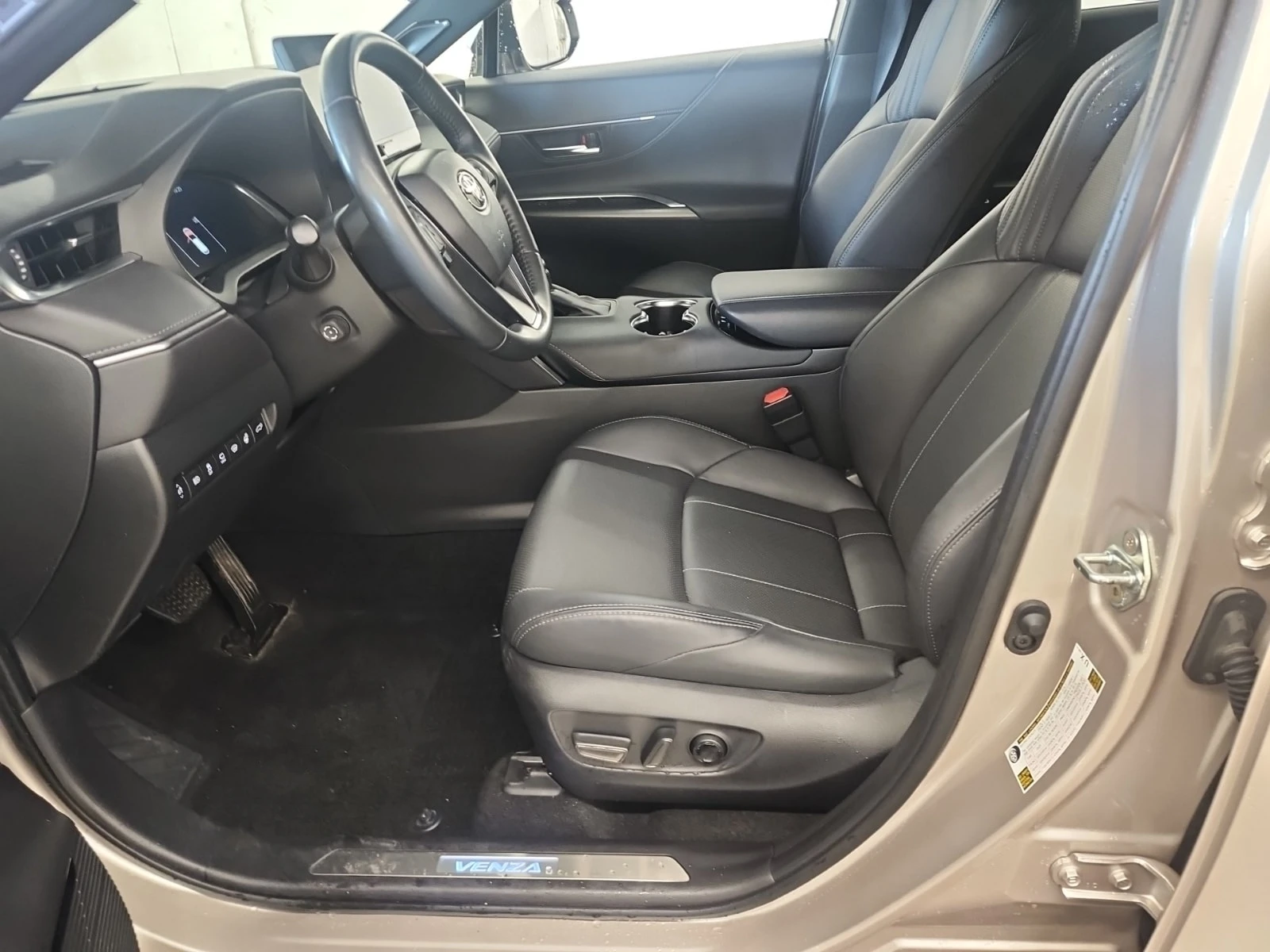 Toyota Venza * HYBRID LIMITED * AWD * CARFAX * , снимка 8 - Автомобили и джипове - 55920067
