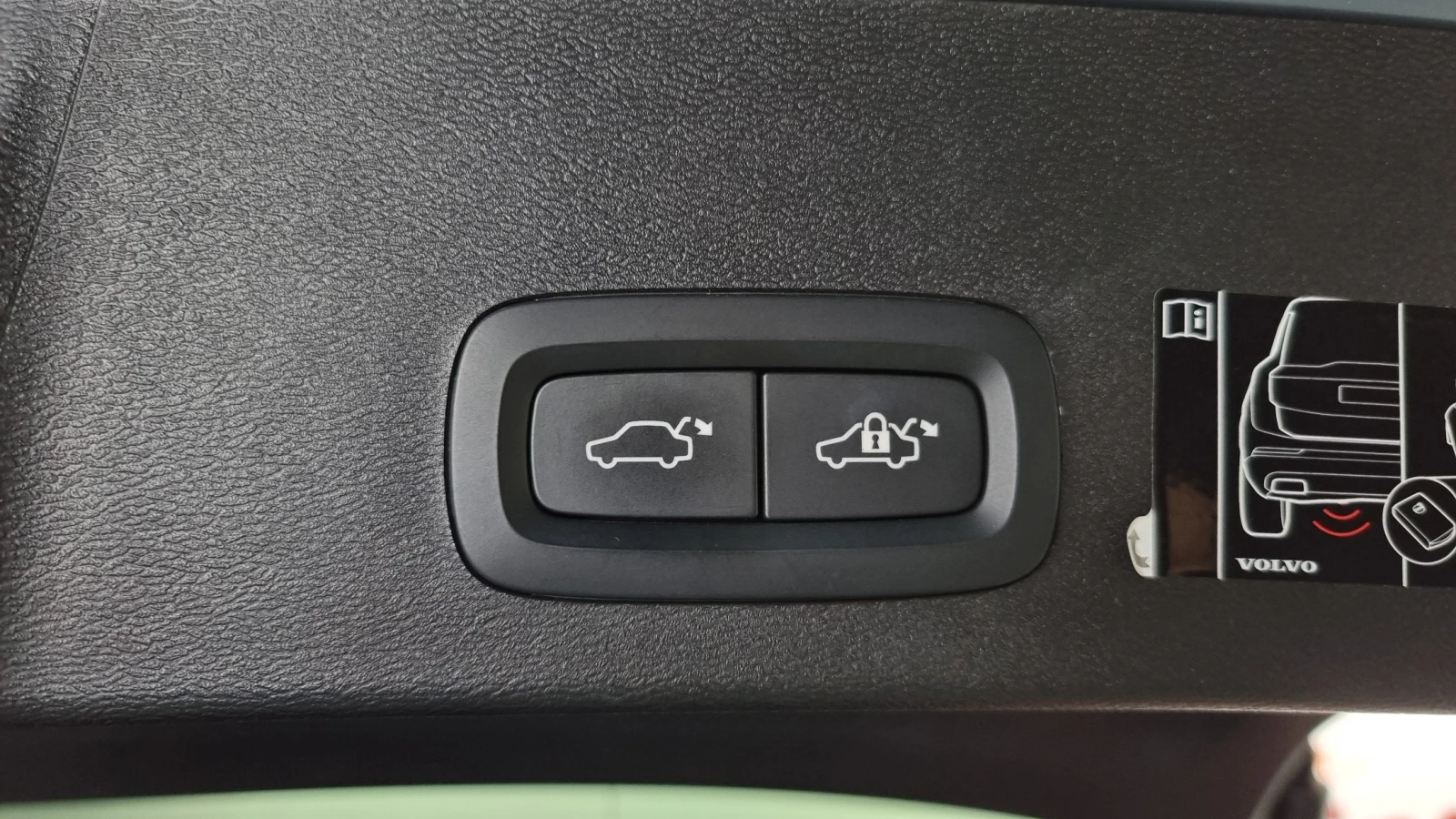 Volvo XC40 2021* B4* MOMENTUM* LED* DIS* PANO* КРАЙНА ЦЕНА, снимка 15 - Автомобили и джипове - 56060084