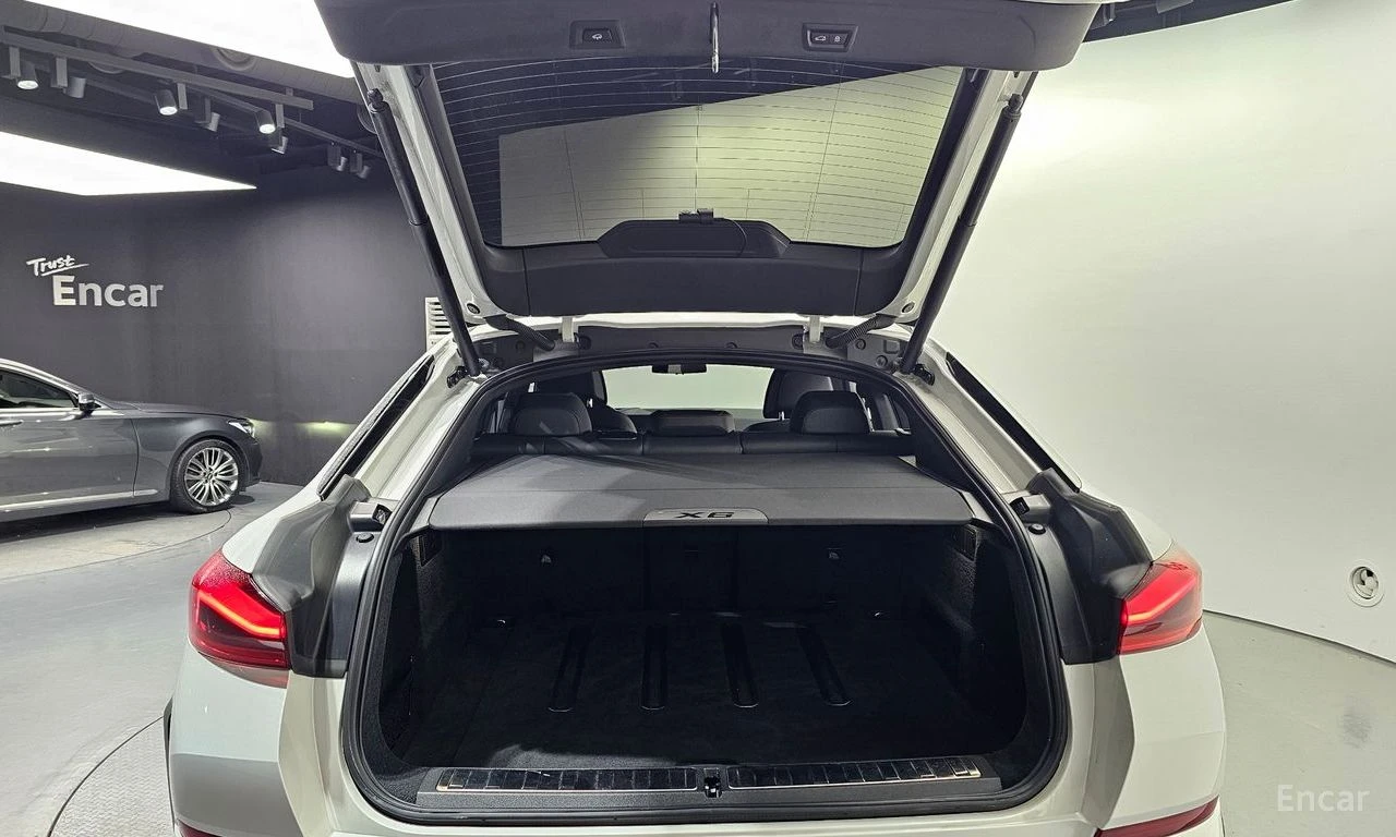 BMW X6 30d* M SPORT* SHADOWLINE* HARMAN* ХЕДЪП* КРАЙНА ЦЕ, снимка 7 - Автомобили и джипове - 56295052