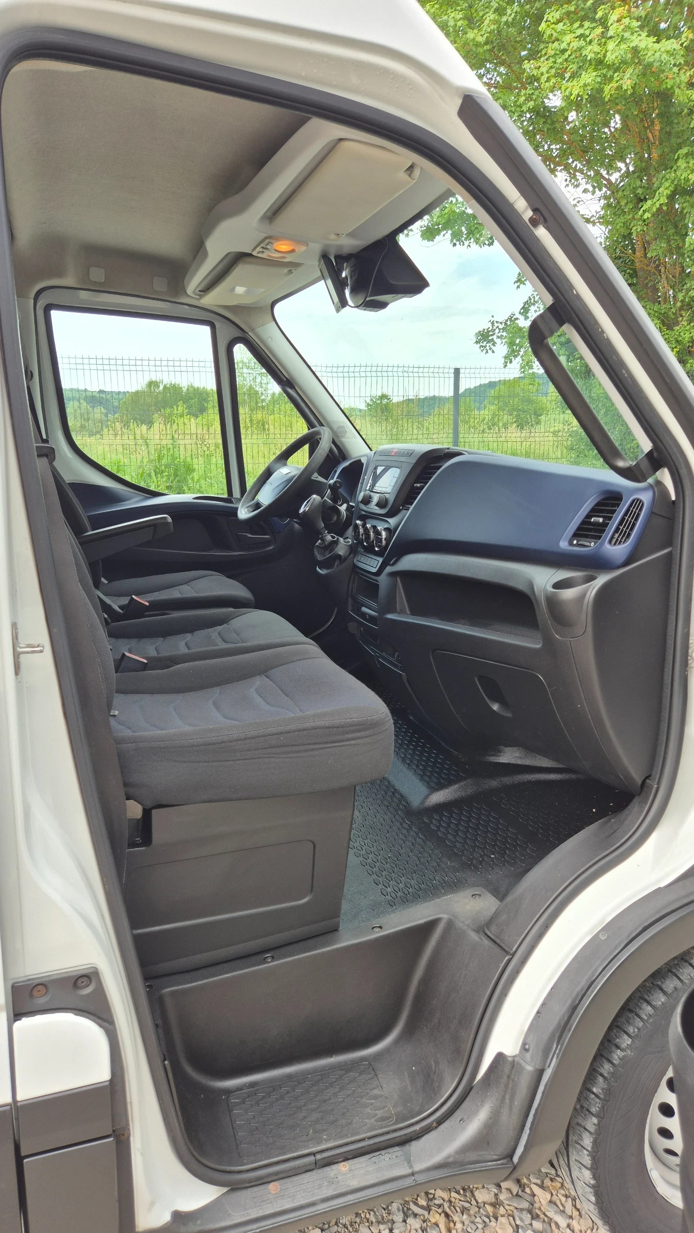 Iveco Daily 35s16* HI-MATIC* КЛИМАТРОНИК* , снимка 10 - Бусове и автобуси - 53989814