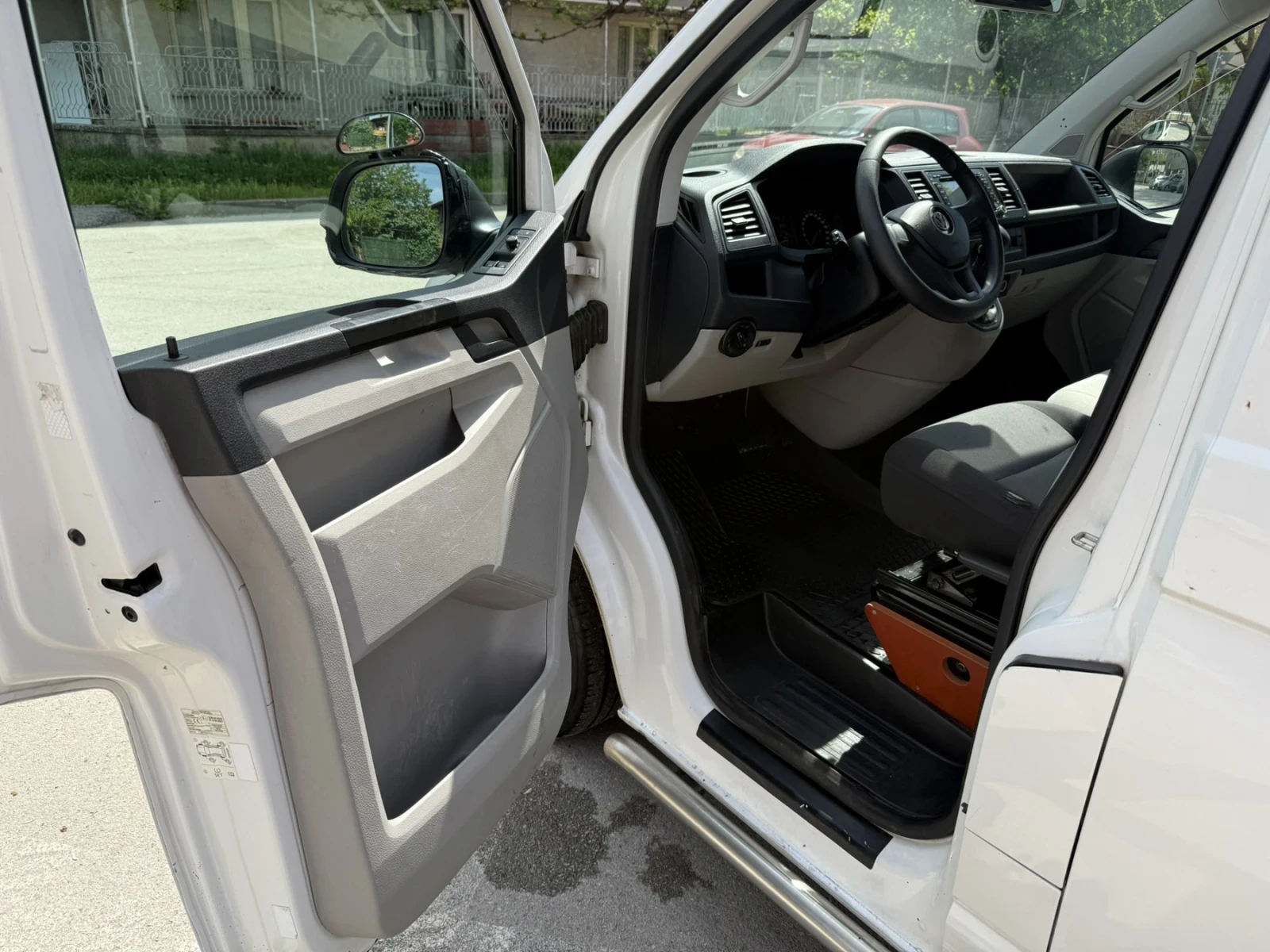 VW Transporter 2.0 TDI, снимка 7 - Бусове и автобуси - 55059400