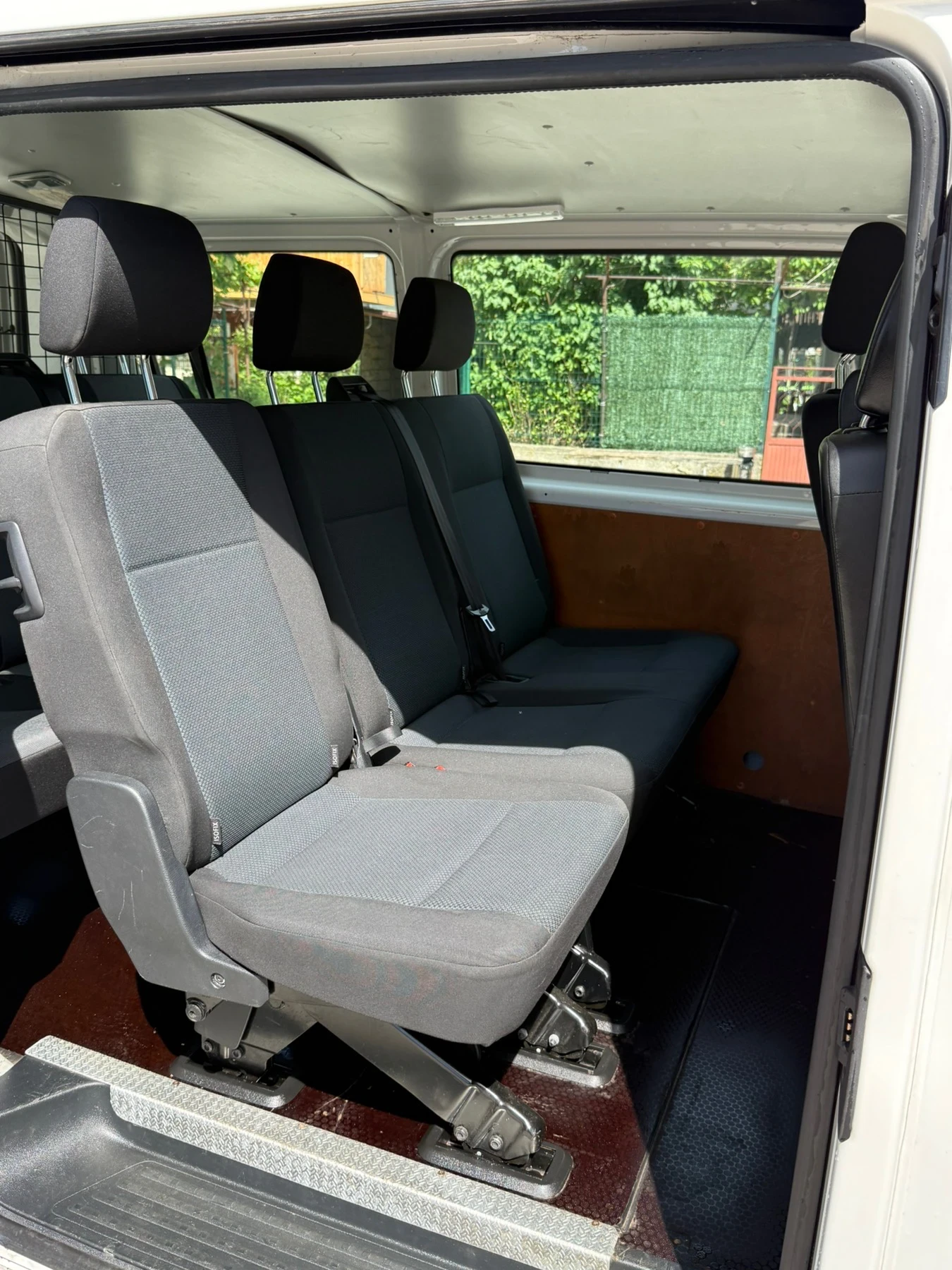 VW Transporter 2.0 TDI, снимка 10 - Бусове и автобуси - 55059400