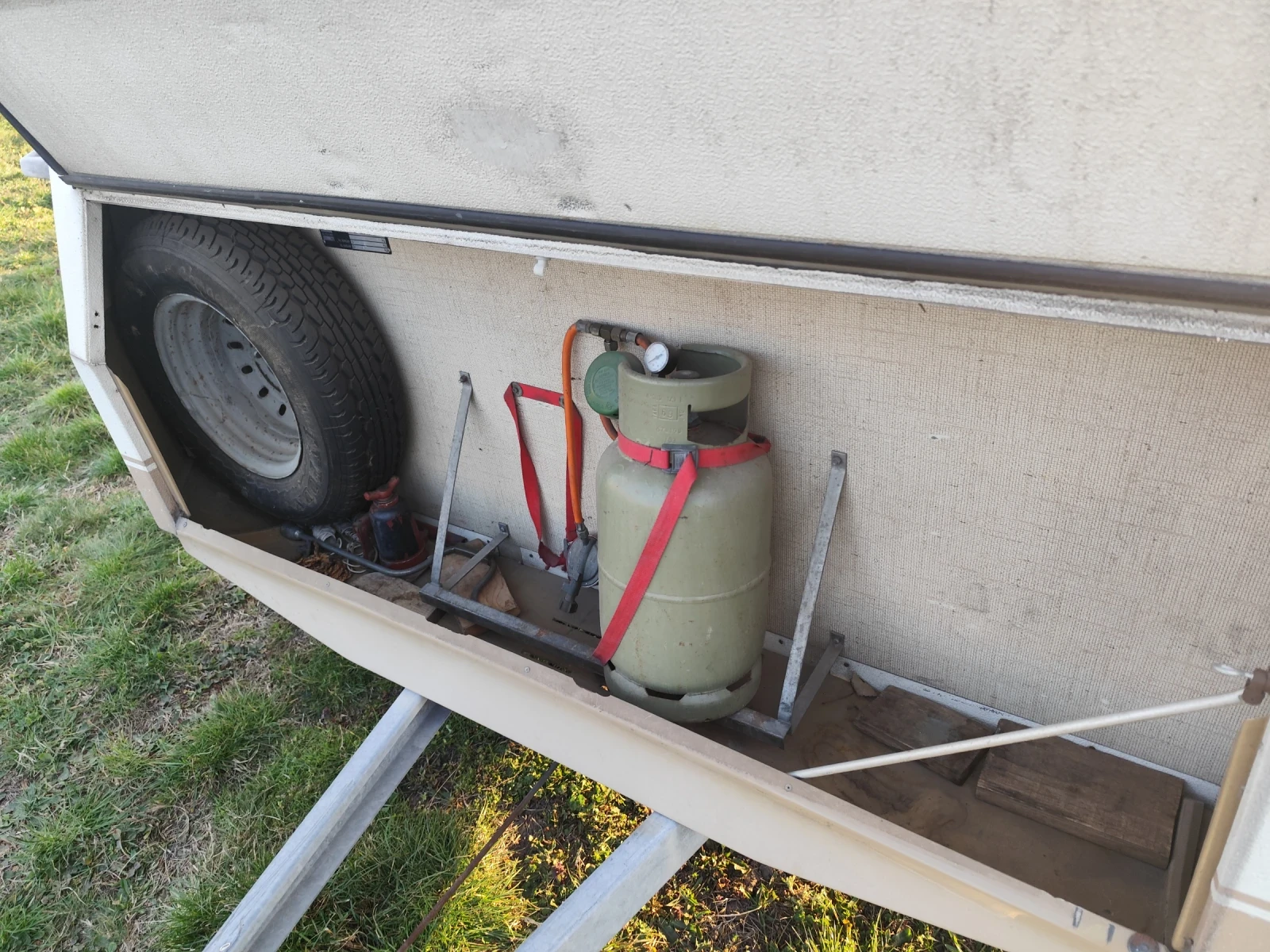 Каравана Dethleffs, снимка 16 - Каравани и кемпери - 53850168