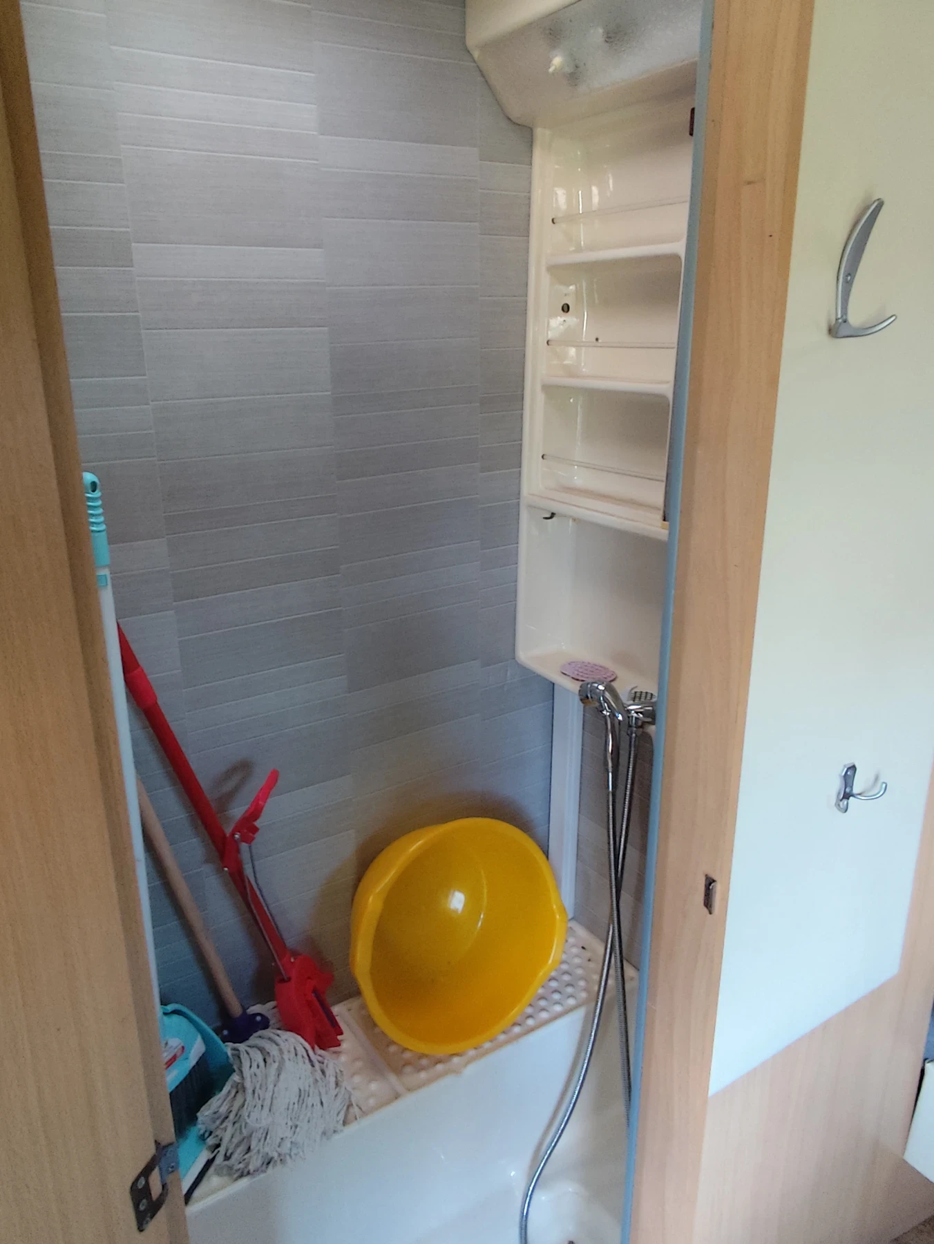 Каравана Dethleffs, снимка 9 - Каравани и кемпери - 53850168