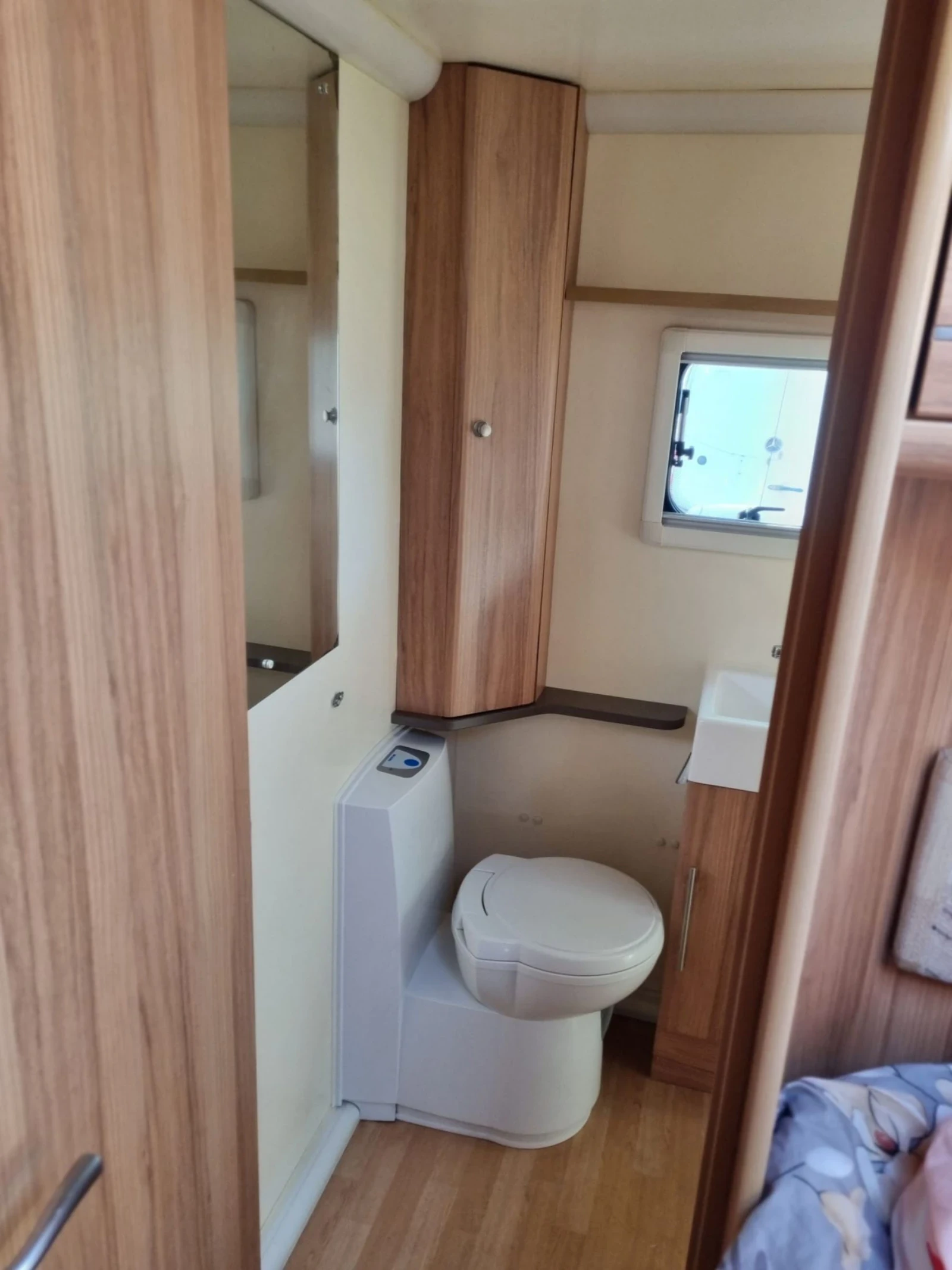 �������� Bailey | Mobile.bg � ����������� 14