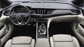 Opel Insignia Sports Tourer 2.0d Business Innovation 4x4 Automat, снимка 8 - Автомобили и джипове - 41601460