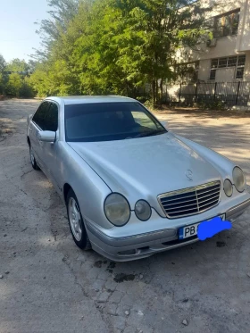  Mercedes-Benz E 270