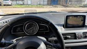 Mazda 3 ULTIMATE 2.2 Skyaktiv-D, снимка 10 - Автомобили и джипове - 53393703