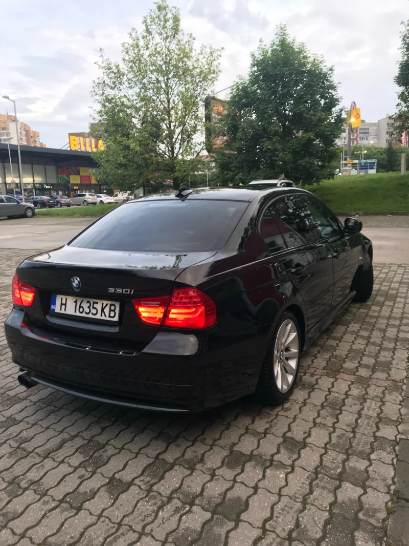 BMW 330, снимка 1 - Автомобили и джипове - 48738592