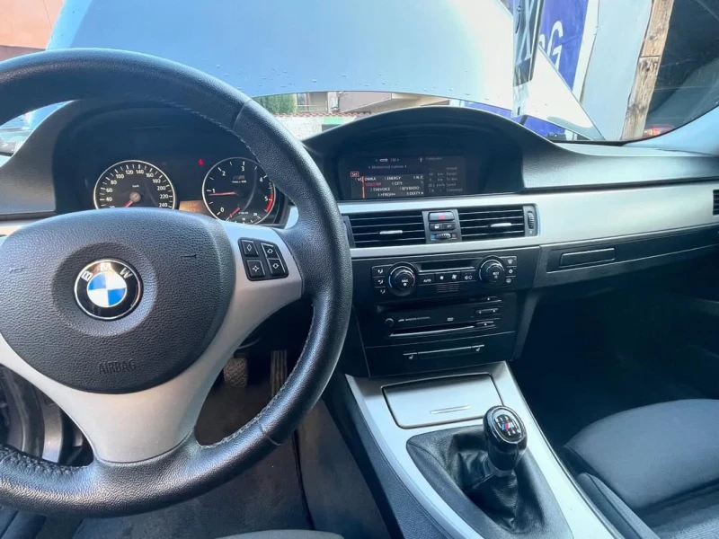 BMW 320, снимка 6 - Автомобили и джипове - 52179765