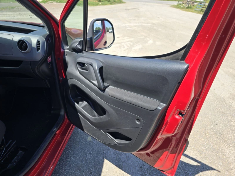Citroen Berlingo, снимка 12 - Автомобили и джипове - 52355452
