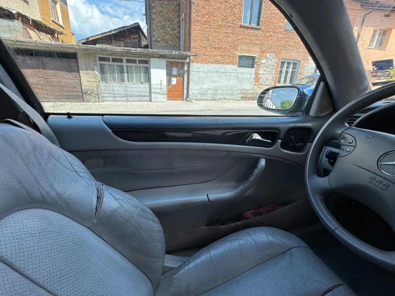 Mercedes-Benz CLK 200 Komoressor, снимка 10 - Автомобили и джипове - 52618491