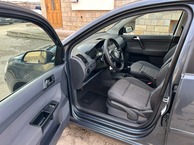 VW Polo 1.4i НАВИ КЛИМАТИК, снимка 8 - Автомобили и джипове - 53112407