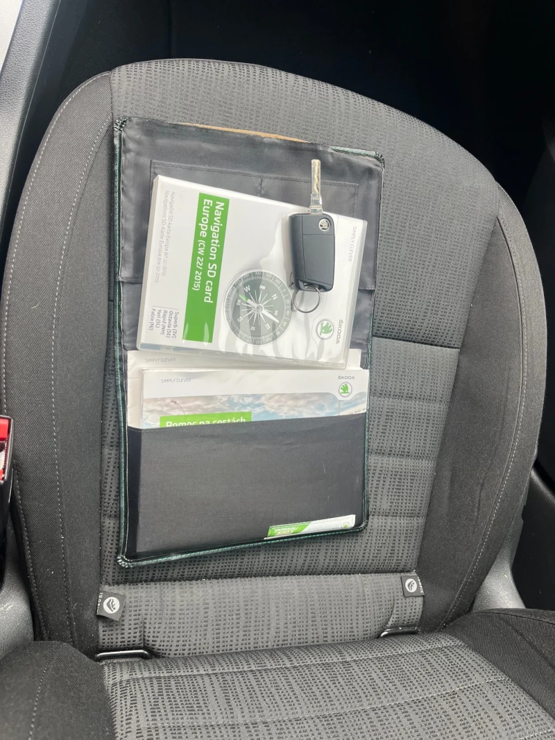 Skoda Octavia 1.6 TDI 4x4, снимка 15 - Автомобили и джипове - 53164601