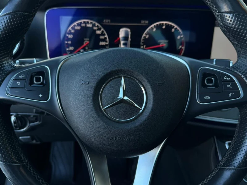 Mercedes-Benz E 300 4MATIC * АвтоКредит (ЦЕНА ДО БГ), снимка 8 - Автомобили и джипове - 53528039