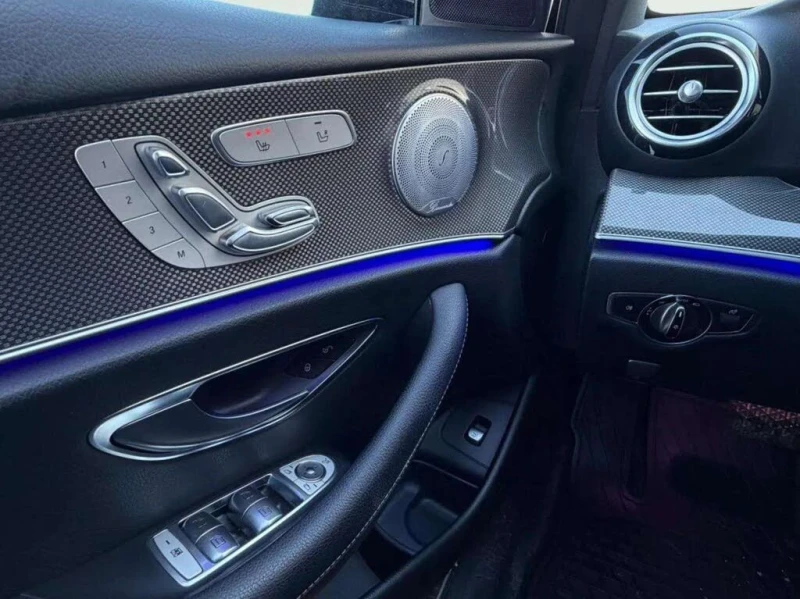 Mercedes-Benz E 300 4MATIC * АвтоКредит (ЦЕНА ДО БГ), снимка 16 - Автомобили и джипове - 53528039