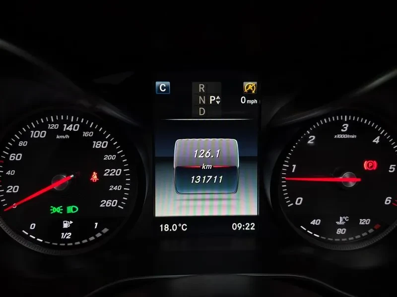 Mercedes-Benz C 220 D 4MATIC ESTATE, снимка 8 - Автомобили и джипове - 55007395
