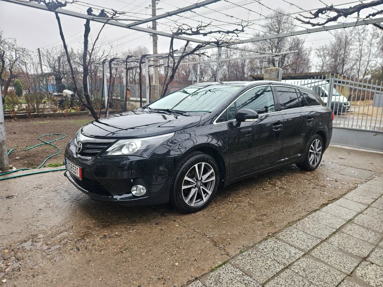 Toyota Avensis 1.8-122000.км - изображение 2