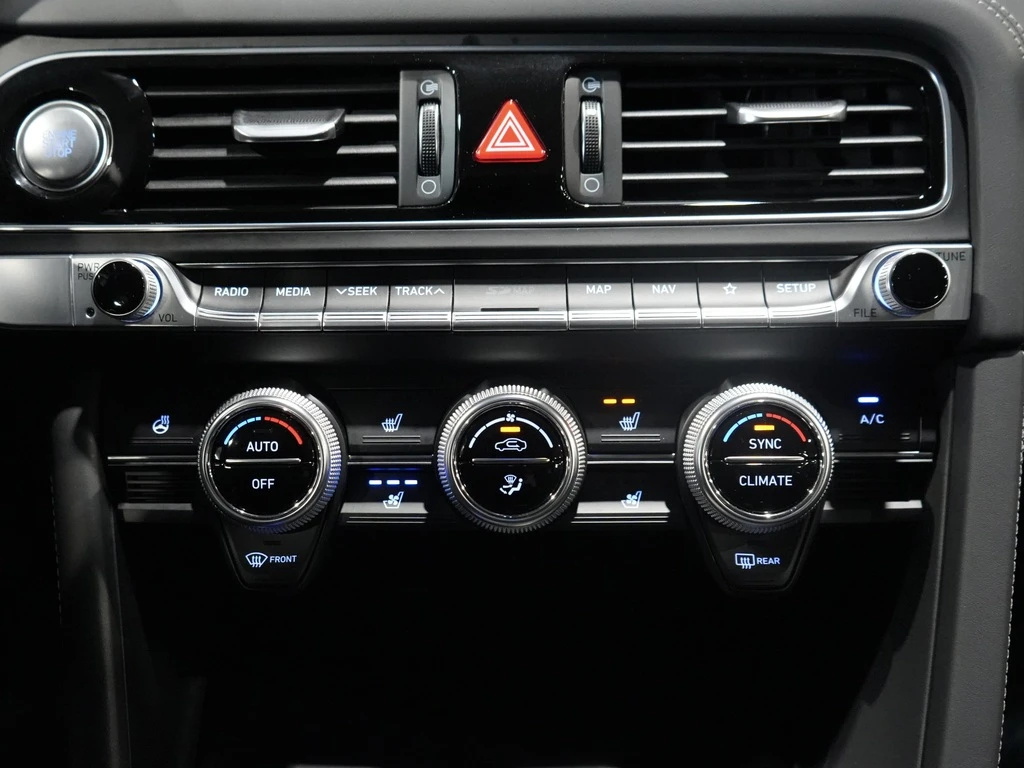 Genesis G70 3.3T AWD / Prestige / HUD / 360 | Mobile.bg   14