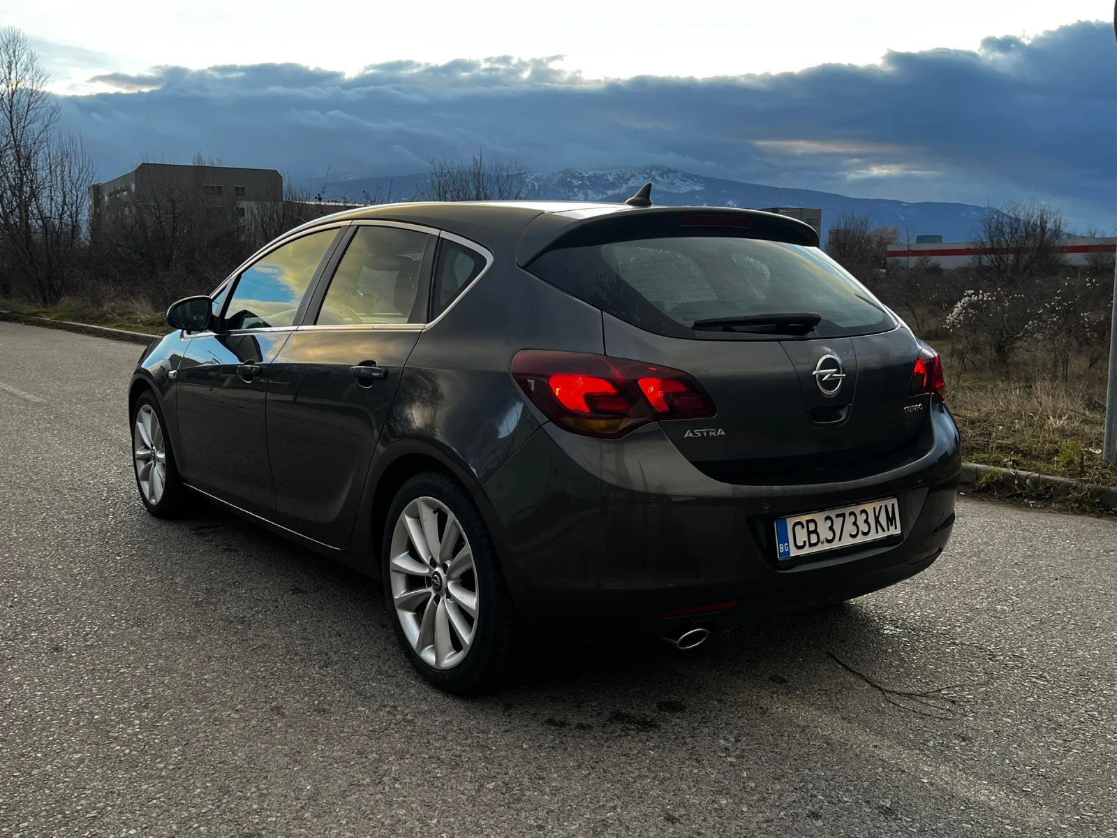 Opel Astra 1.6 TURBO - изображение 4