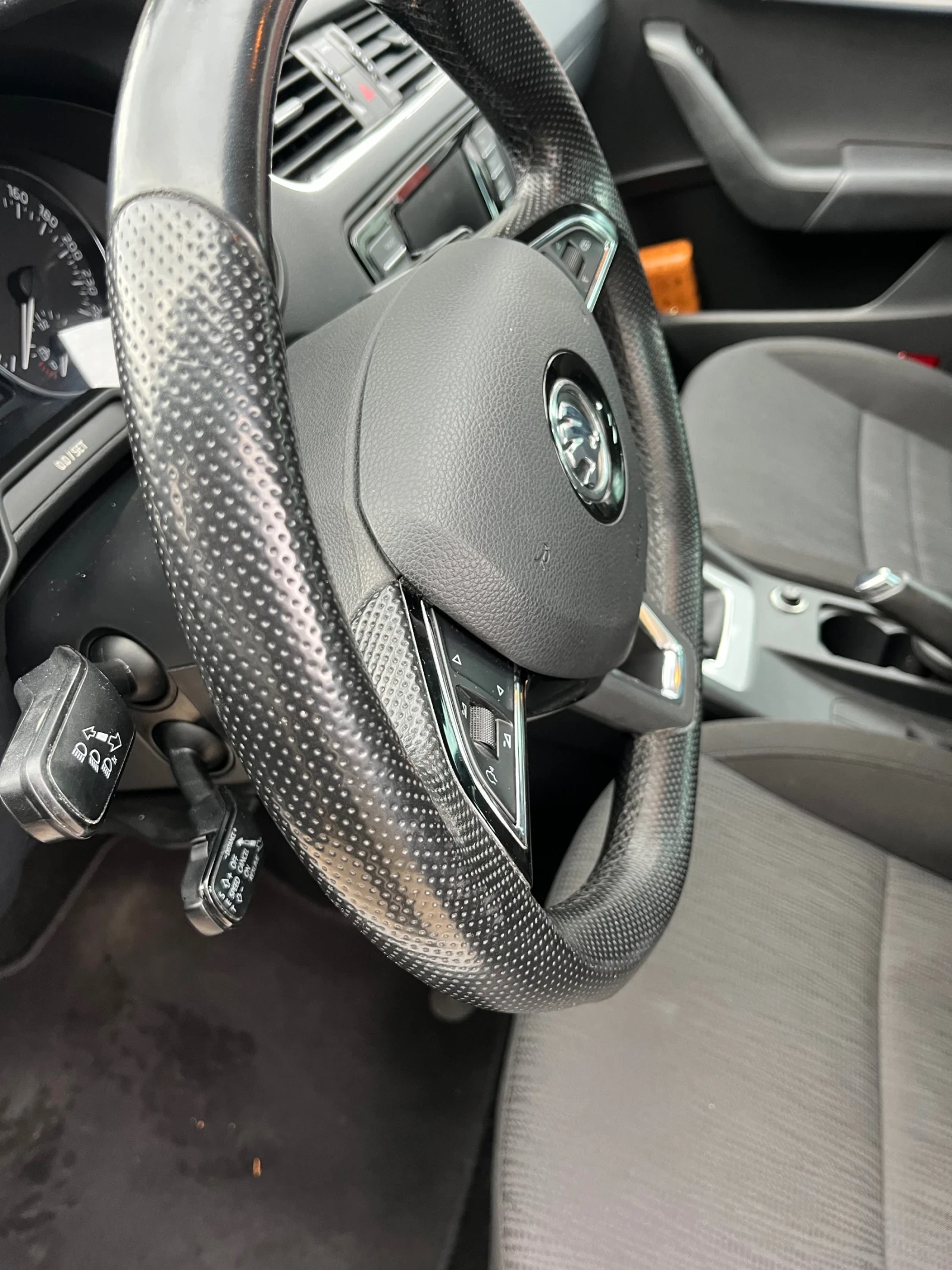 Skoda Octavia 1.6 TDI 4x4 - изображение 8