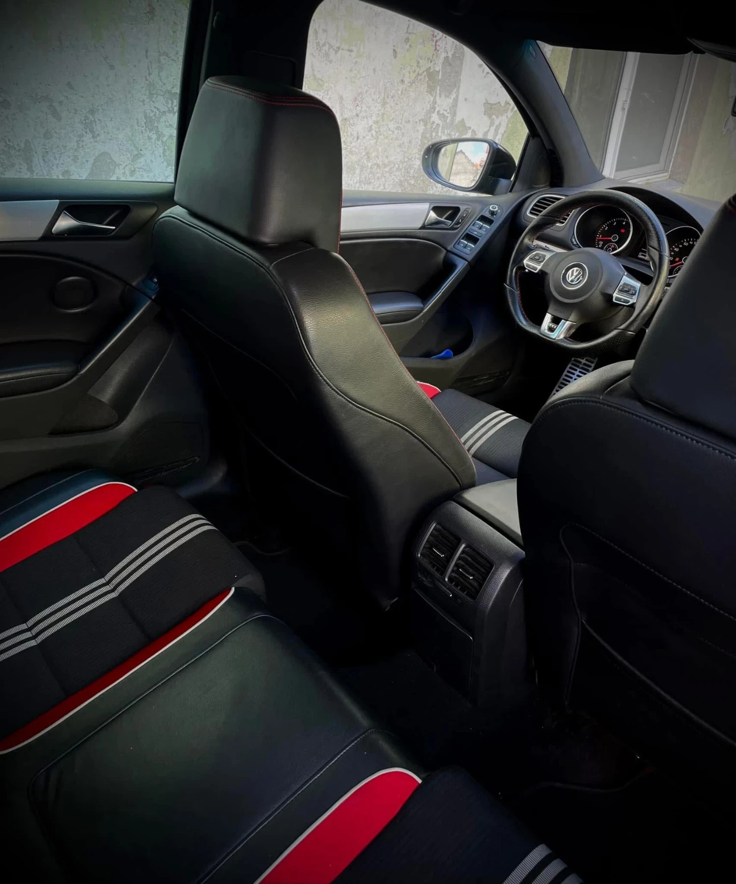 VW Golf 2.0TSI GTI, снимка 10 - Автомобили и джипове - 54070734