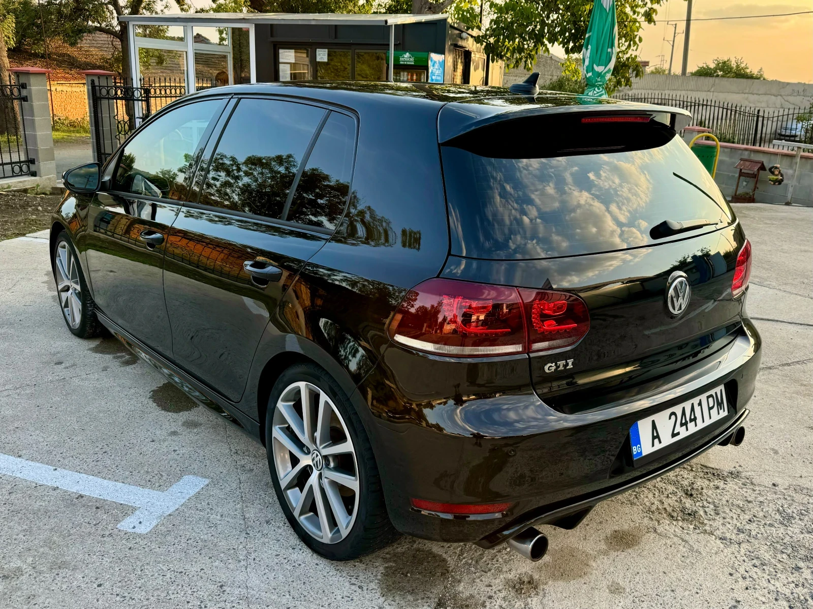 VW Golf 2.0TSI GTI, снимка 3 - Автомобили и джипове - 54070734